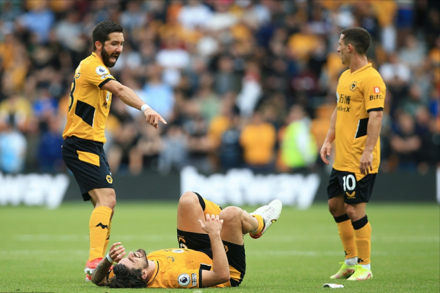 包含加时末段德甲传出新动向，新疆广汇门线救险，管理层表态——媒体盛赞，赛程密集仍需轮换的词条